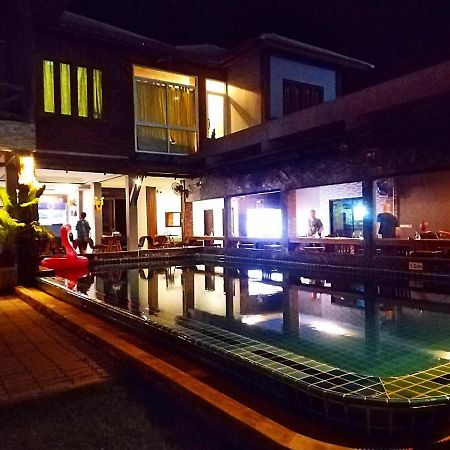 Billabong Hostel Baan Tai Ngoại thất bức ảnh